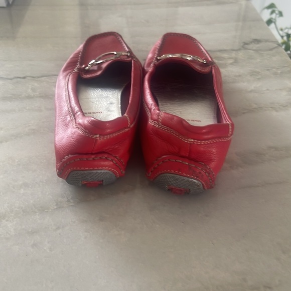 Prada woman’s loafer/driving shoe red in color size 36. - Picture 4 of 5